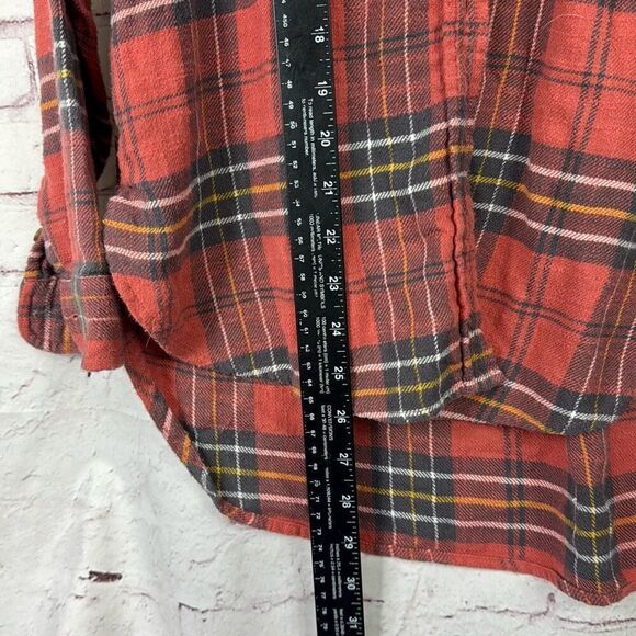 American Eagle Shirt Womens Medium Button Up Ahhmazingly Soft Boyfriend Fit Red - Picture 5 of 9